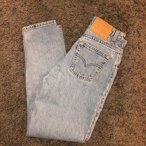 Levi’s mom jeans!